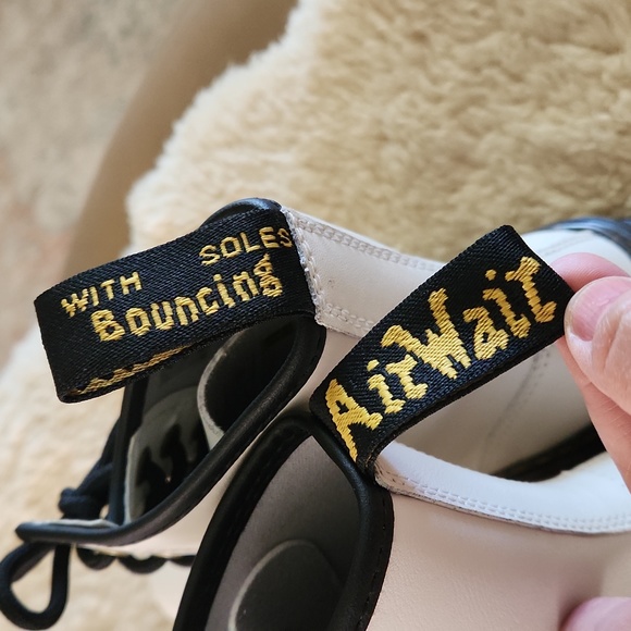 NWOT Dr. Martens Zavala Air Wair White Leather Combat Boots Size 8 🤍🖤 - Picture 6 of 15